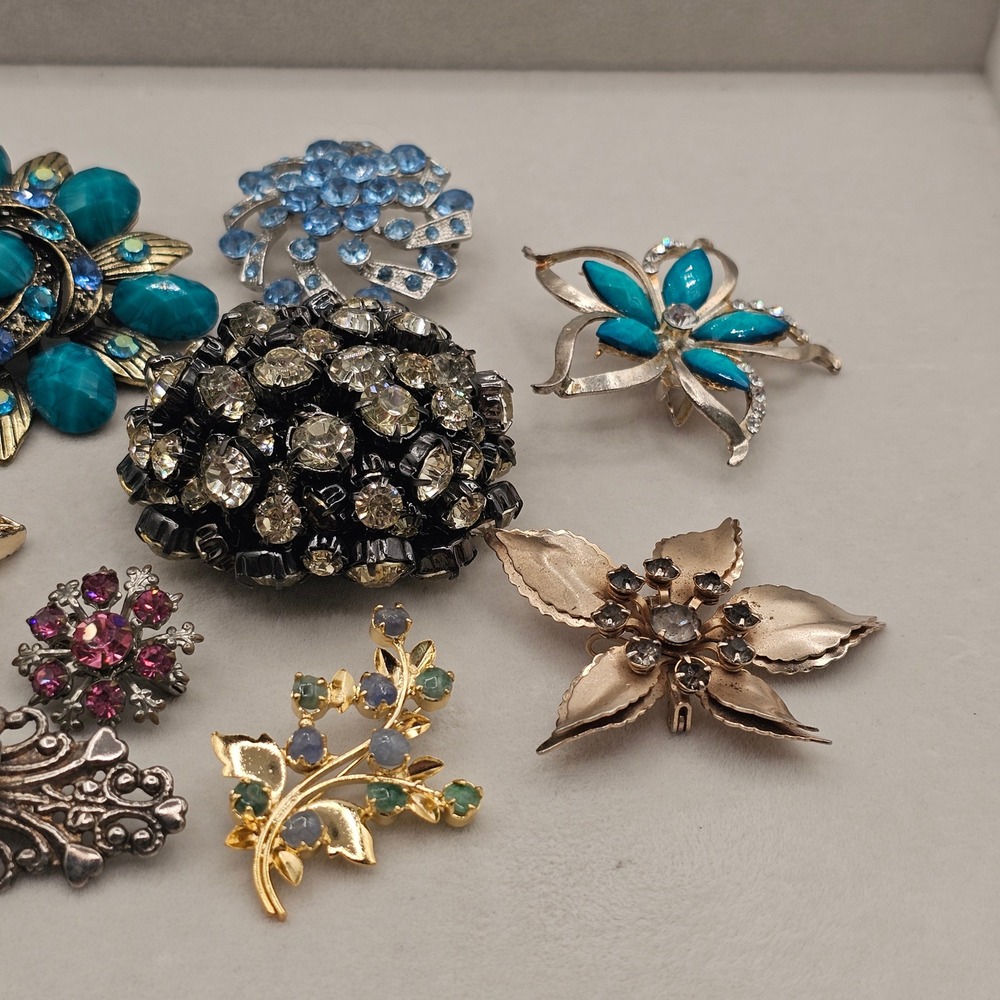 Floral Rhinestone Brooch Lot 13pc Colorful Vintage to Modern Pins - Picture 14 of 16